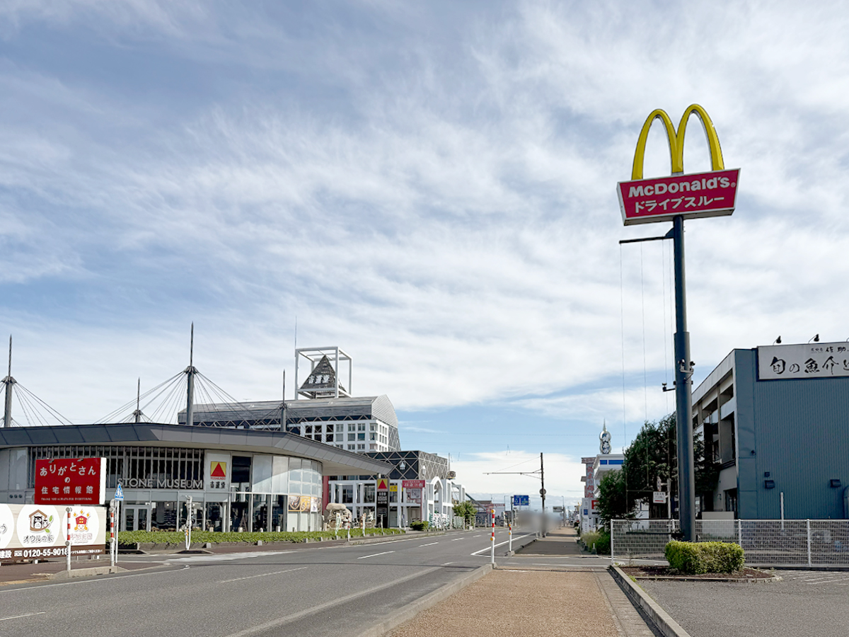 マクドナルド 8号線白根店の場所