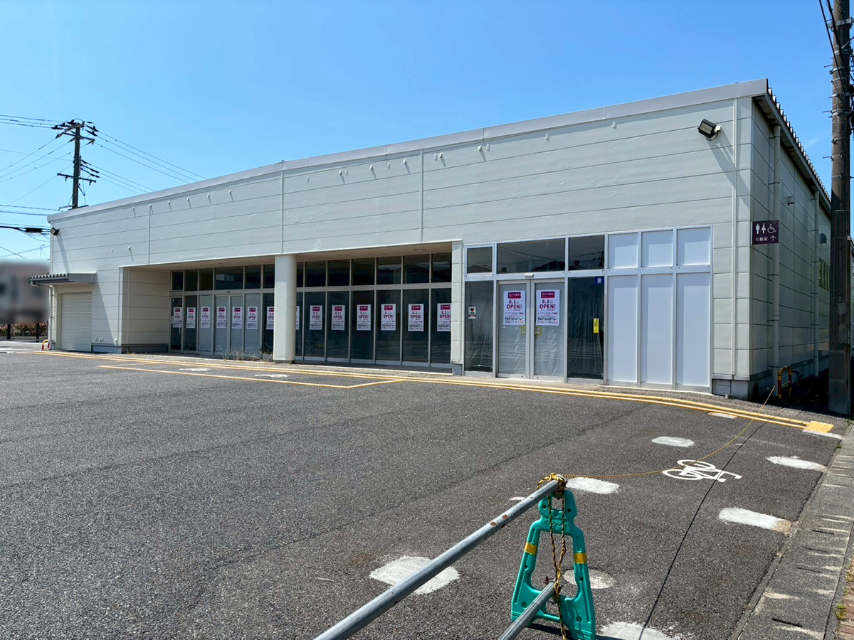ダイソー新潟空港西店の外観