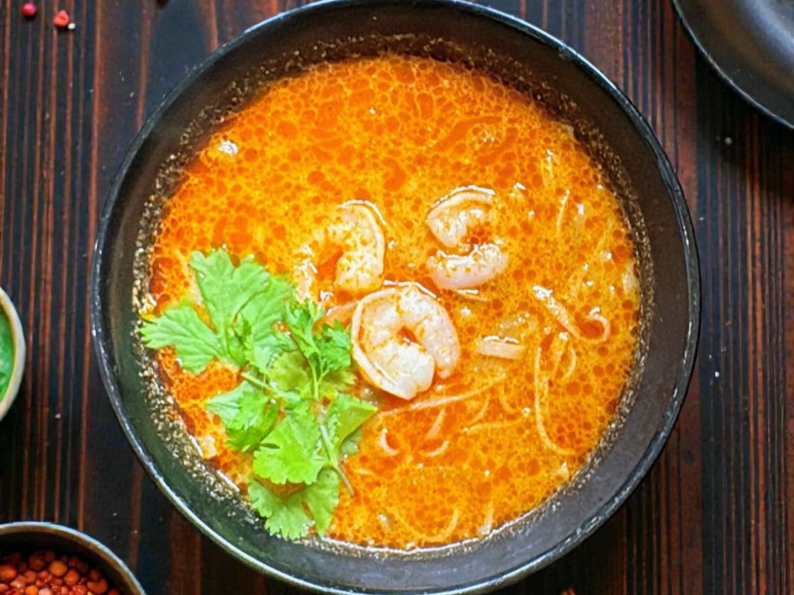 タイファイフード 古町店のトムヤムラーメン
