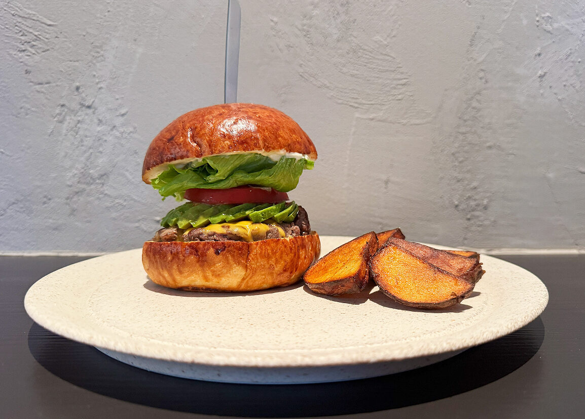 GAB°のアボカドチーズバーガー