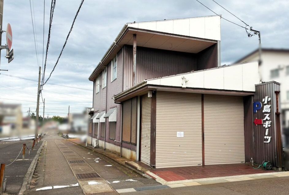 小島スポーツの外観