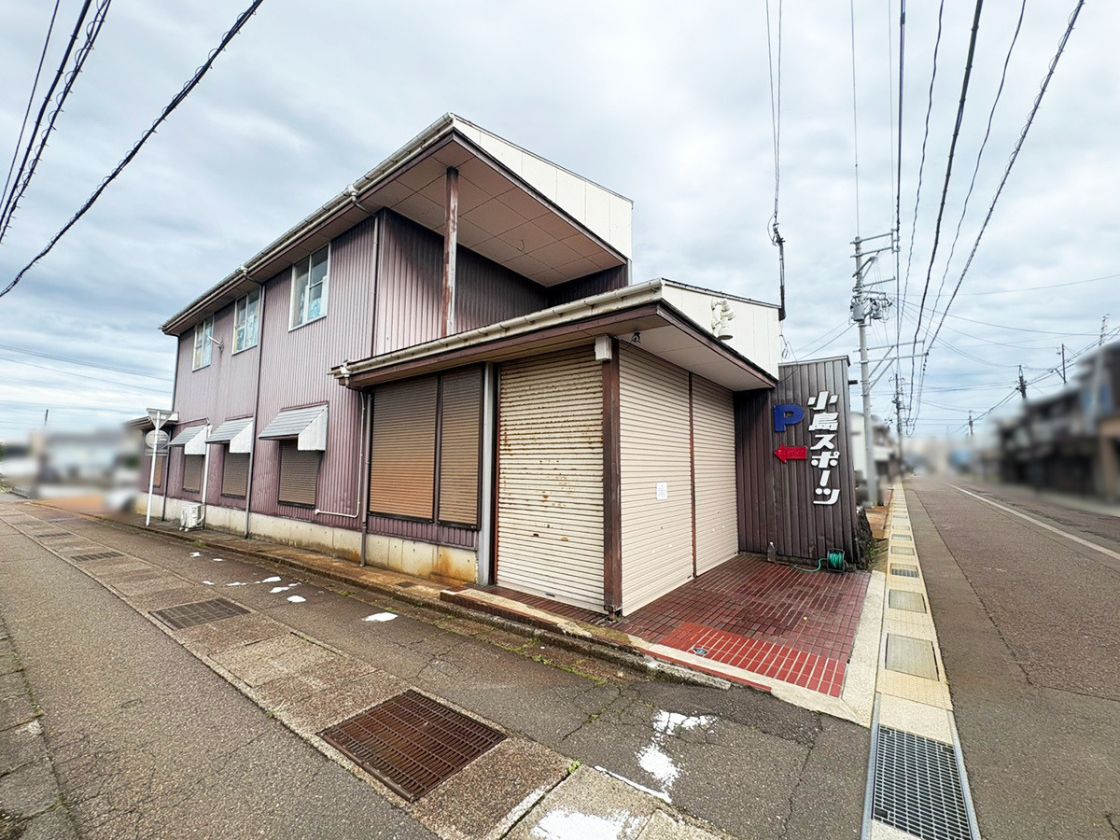 小島スポーツの外観