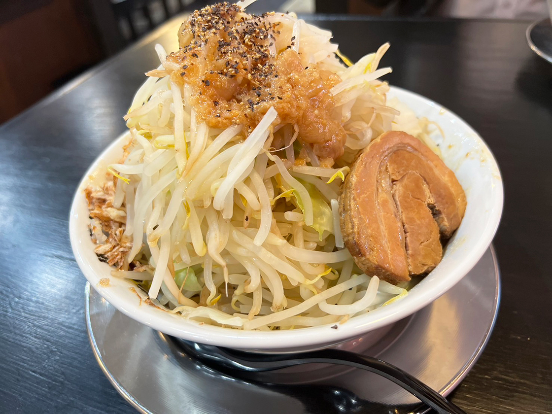 メガ豚パンチ 新発田店のラーメン