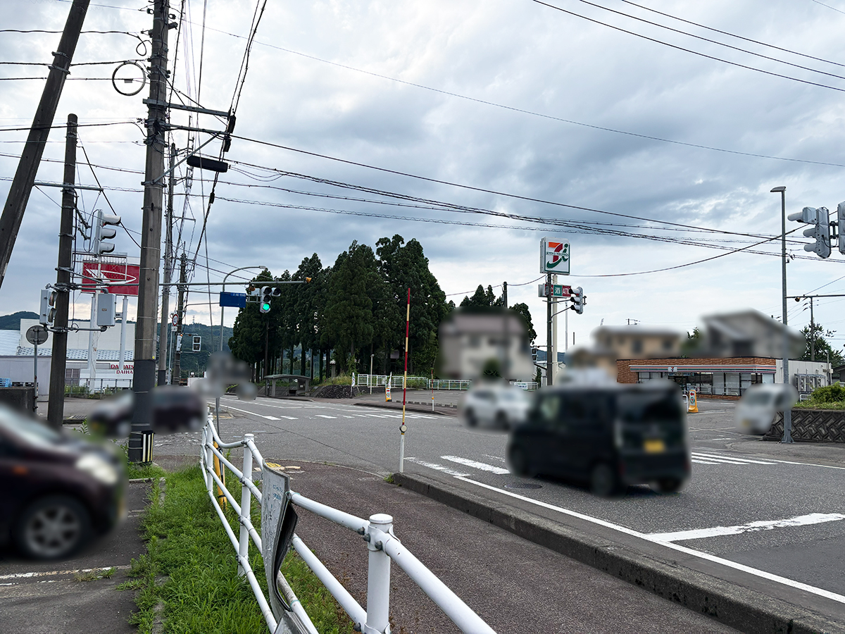 ピアレマート 十日町店の場所