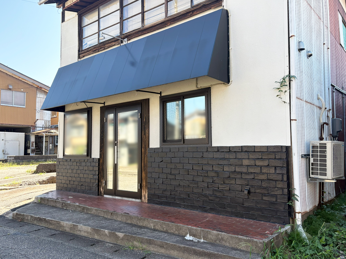 元祖麻婆麺こま 二代目の外観