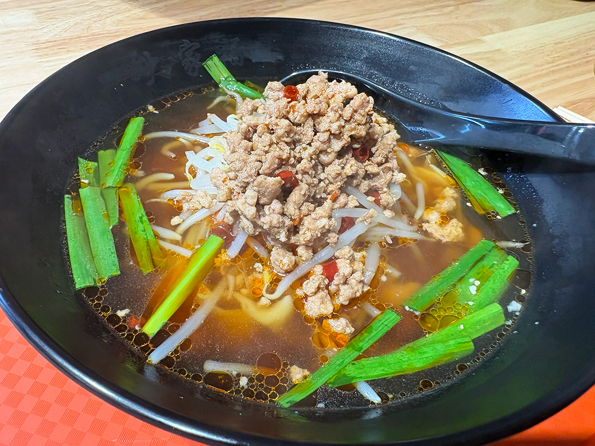 大家福(ミンナフク)麻辣湯専門店の台湾刀削麺