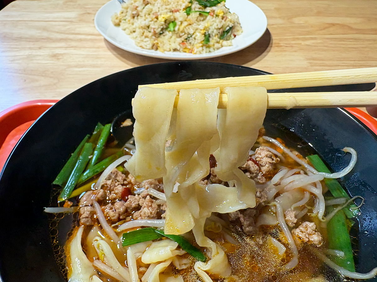大家福(ミンナフク)麻辣湯専門店の台湾刀削麵
