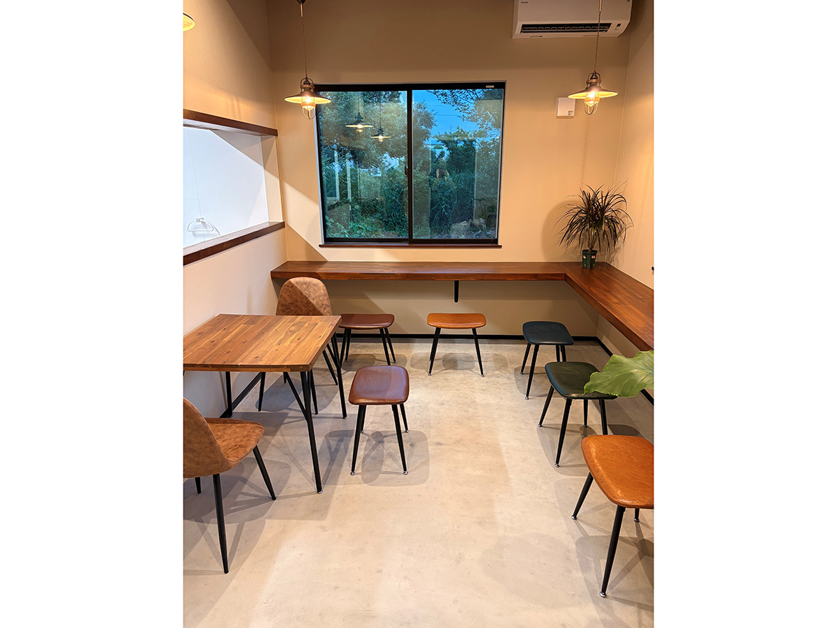 MOUGYU BASEの店内