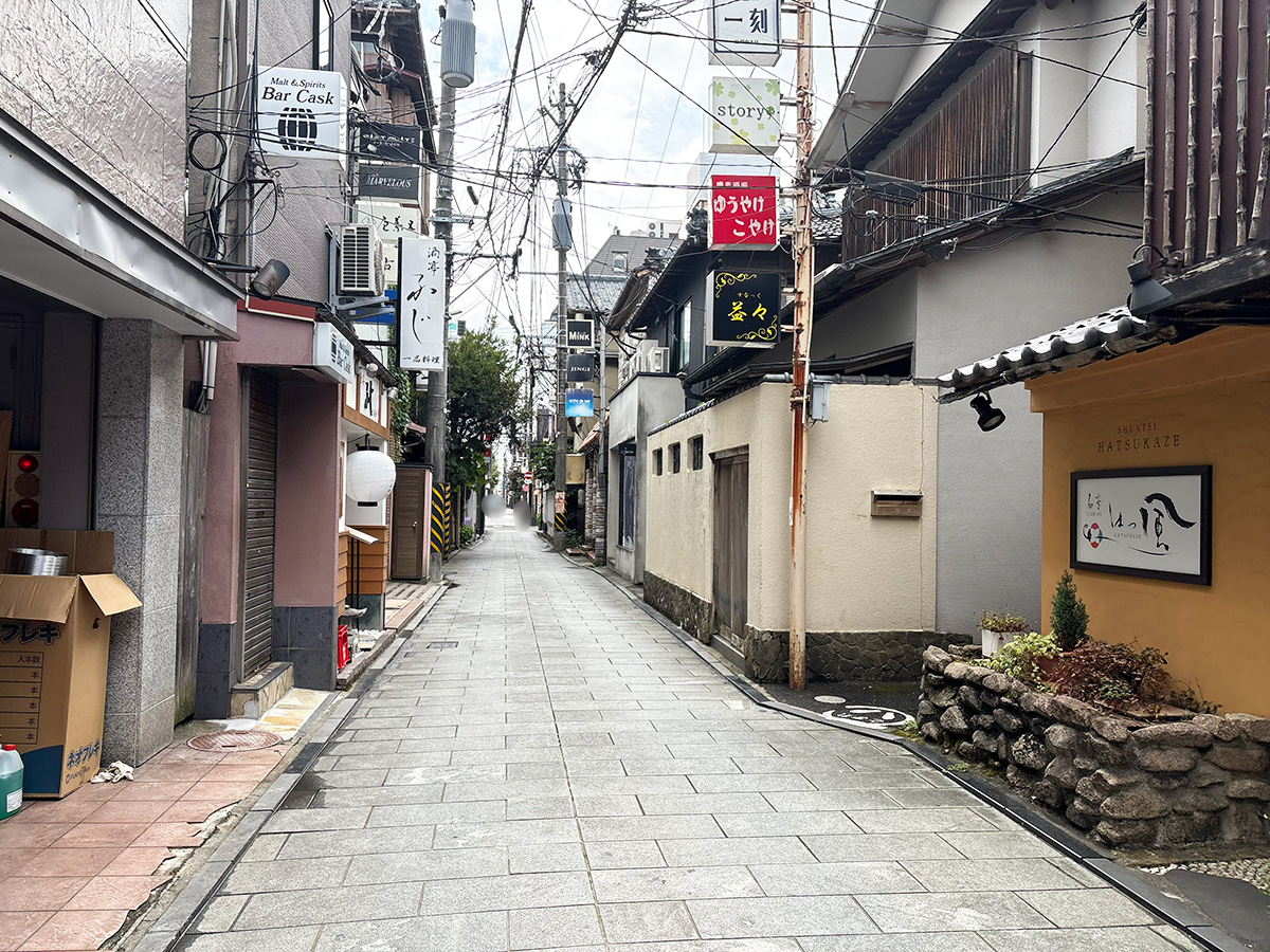 吟(ぎん)の周辺