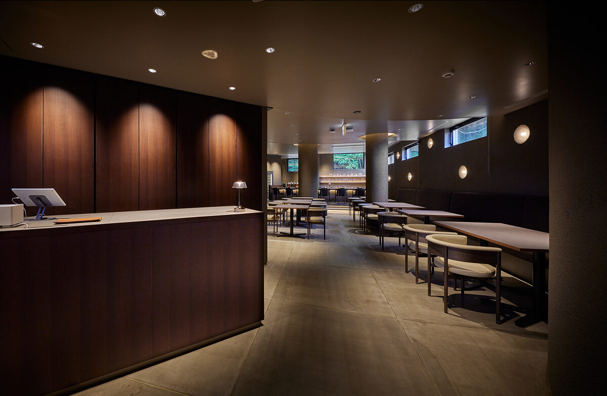 ・・・and Fの店内