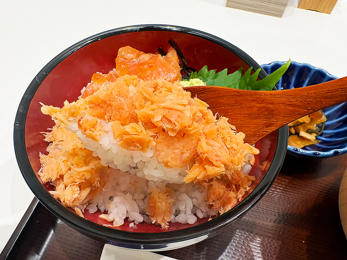 鮭づくし丼