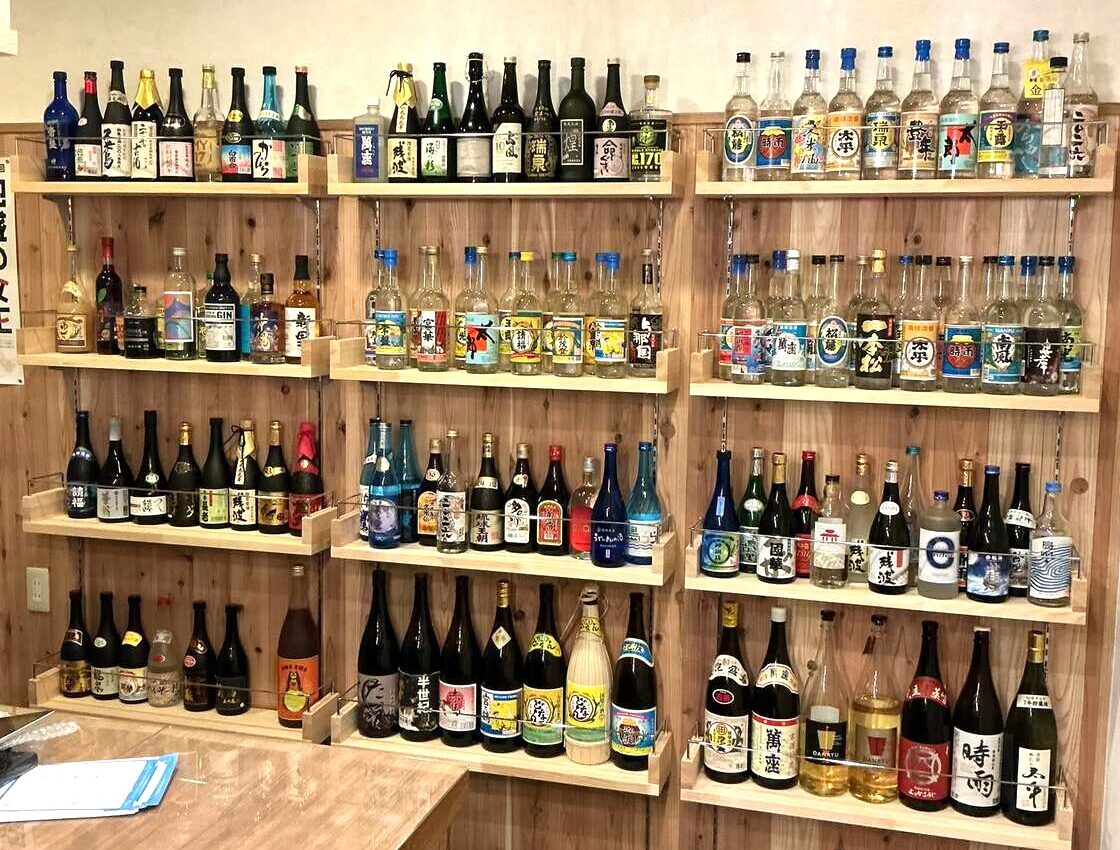 沖縄酒場 AWAMORI+ 新潟店の店内