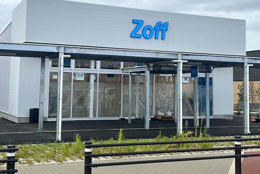 Zoff そよら三条須頃店の外観