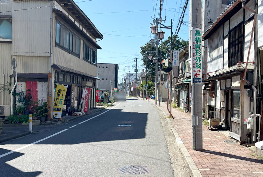 丸屋 学校町店の場所