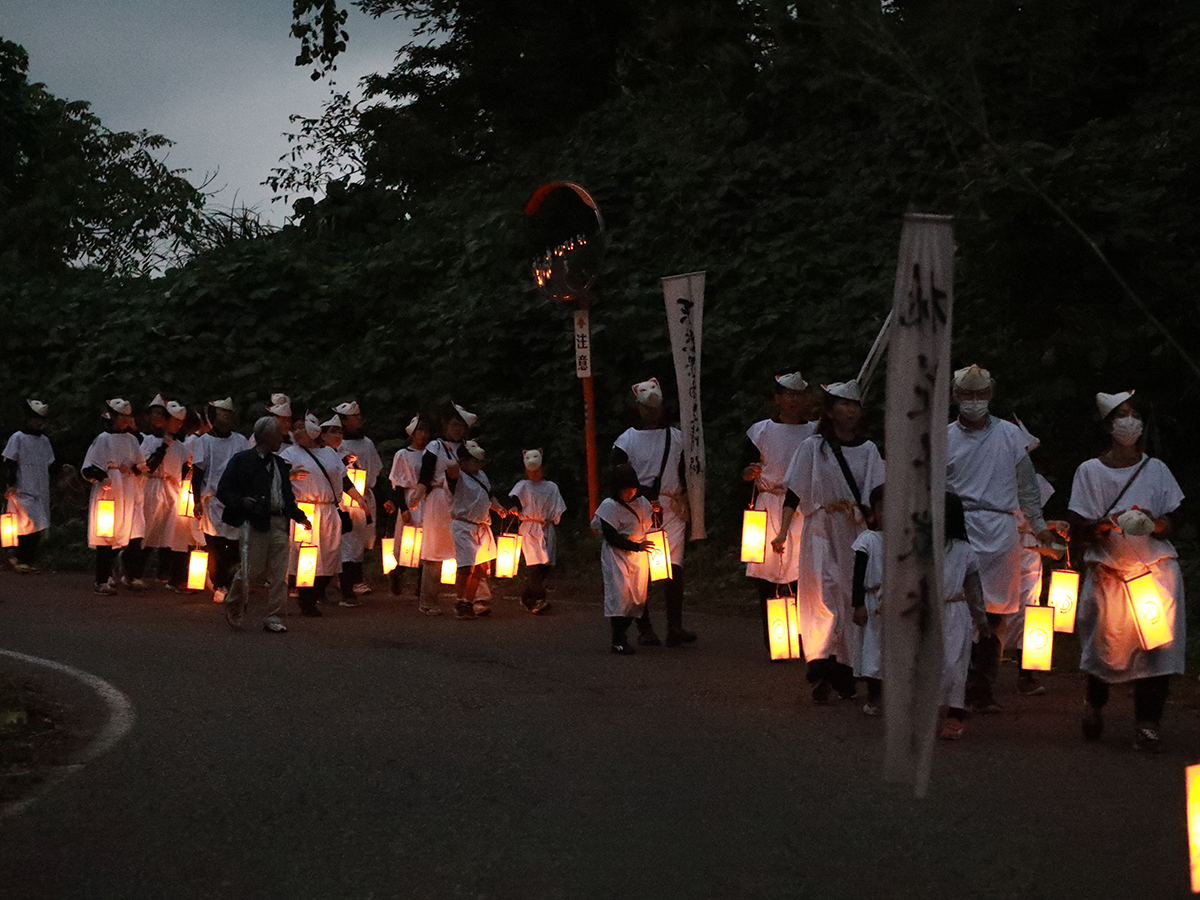 狐の夜祭り