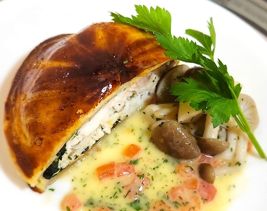 Bistro ORIの真鯛ときのこのパイ包み